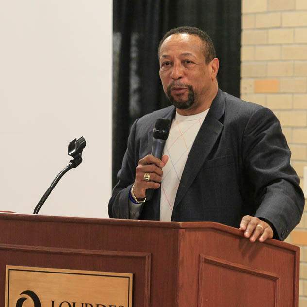 Chuck-Ealey-4-7